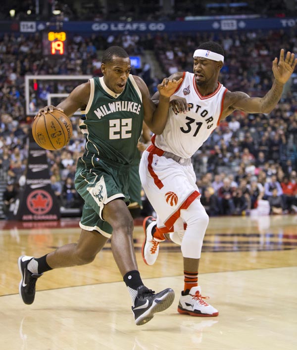 雷速体育直播入口-雄鹿轻取南韩男篮，克莱送出助攻