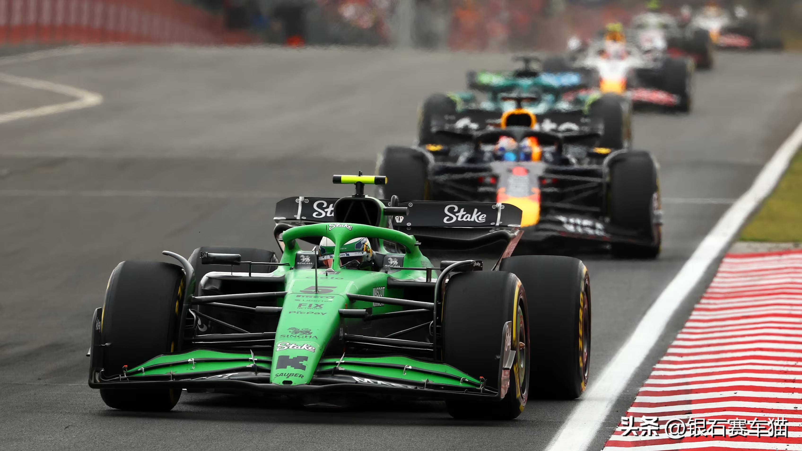 阿斯顿马丁翻盘迈凯伦,诺里斯统治全场 阿斯顿马丁翻盘迈凯伦,诺里斯统治全场