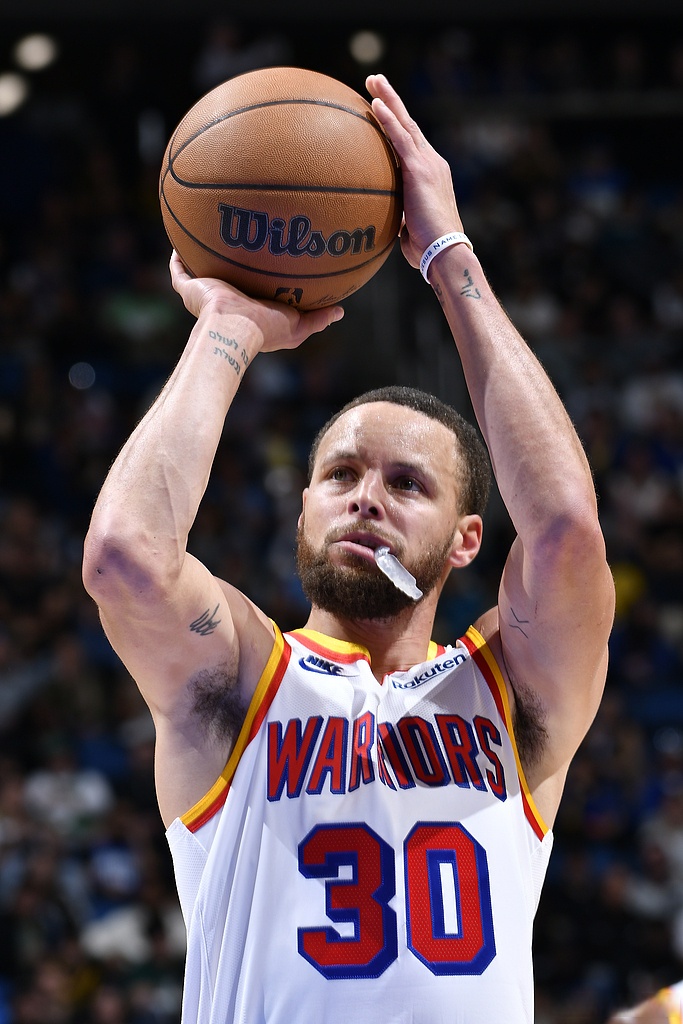 雷速体育比分直播-深圳队逆转青岛队，库里状态火热