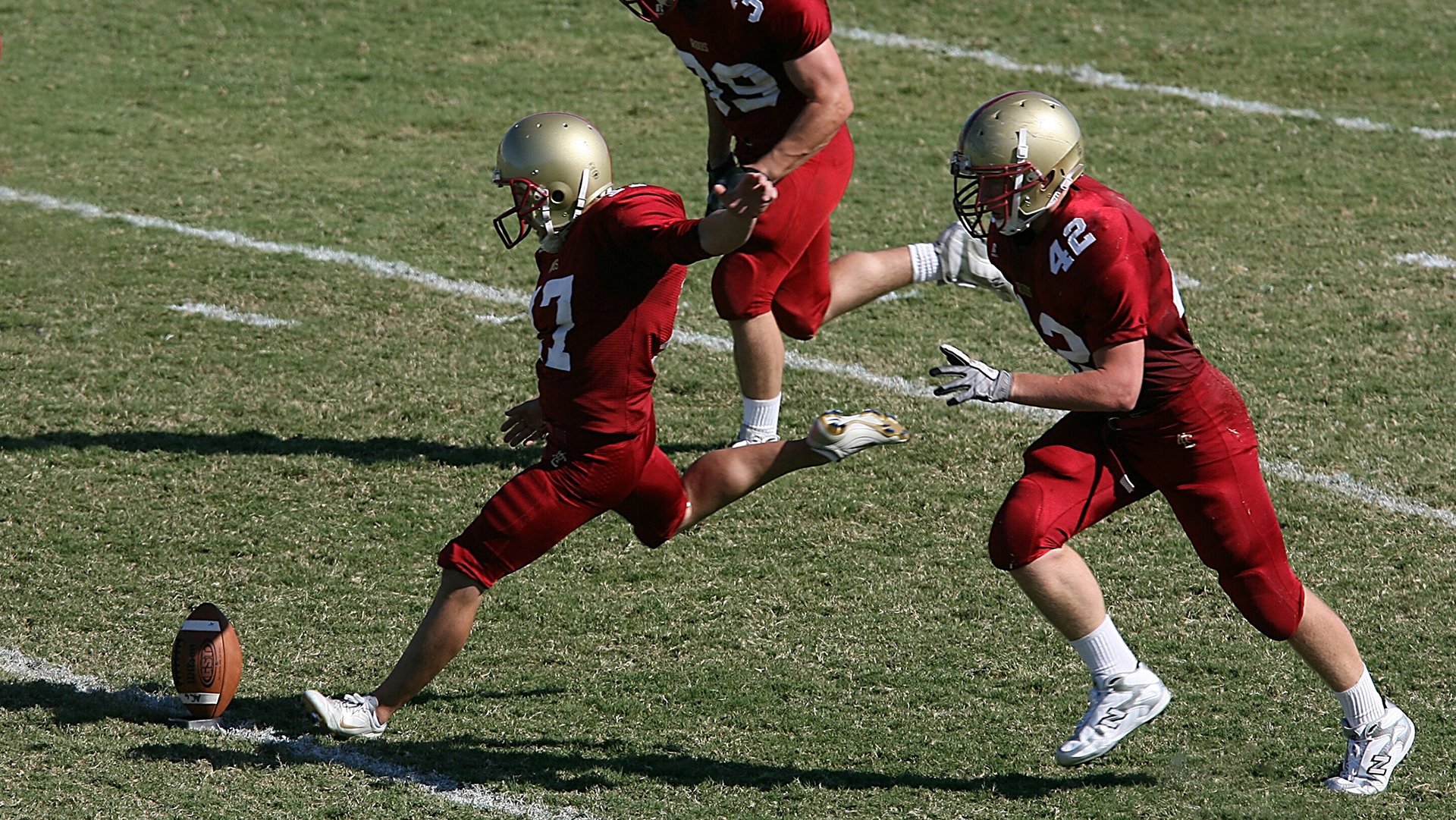 意甲焦点战之夜，浓眉主宰比赛走向