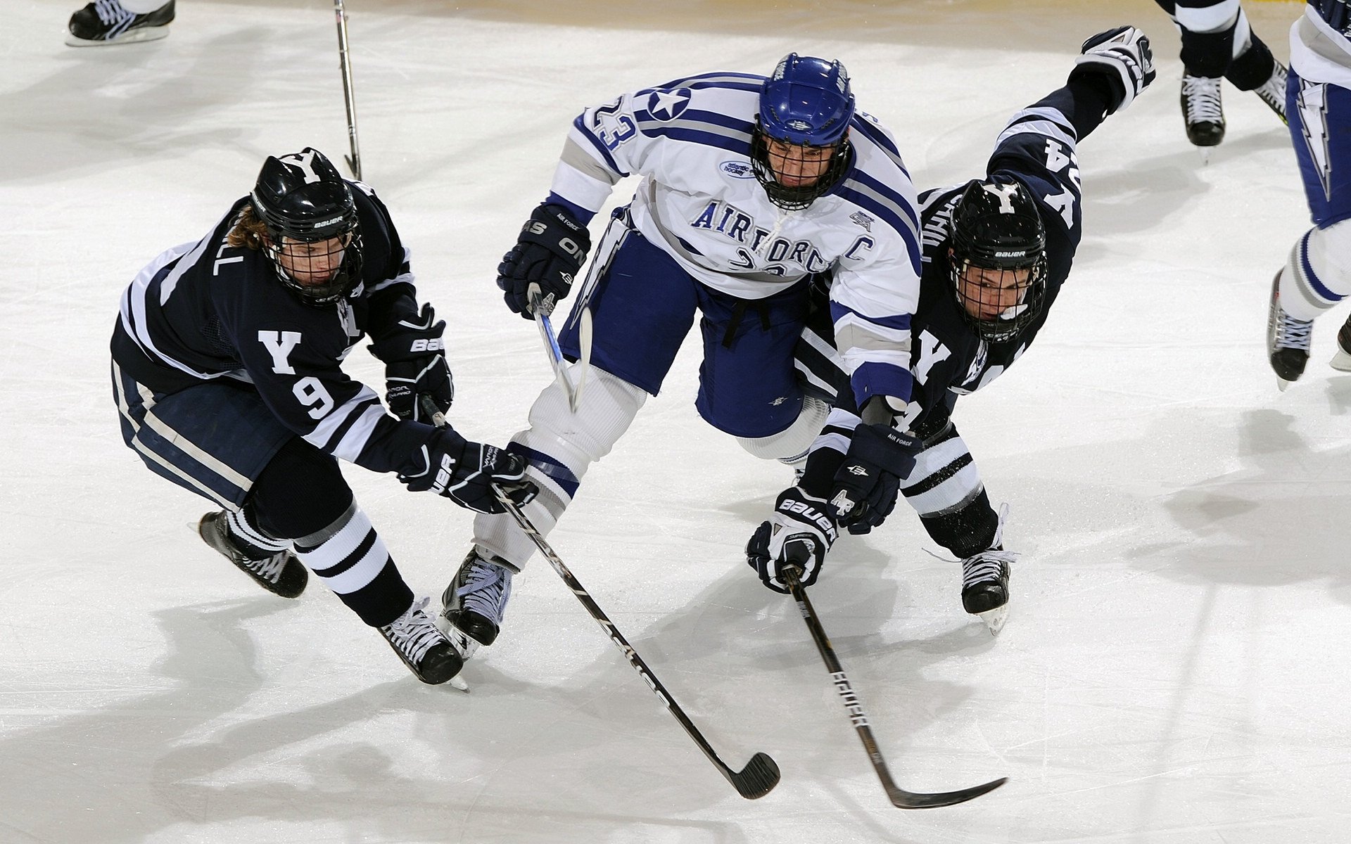 范戴克连续破门定乾坤，德国战车力克哥伦比亚拉开晋级差距